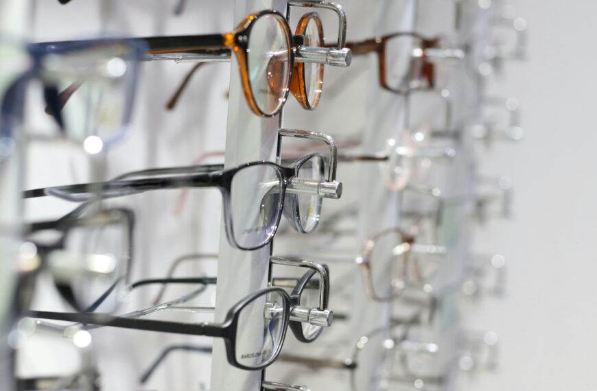 Czym zajmuje się optometrysta?
