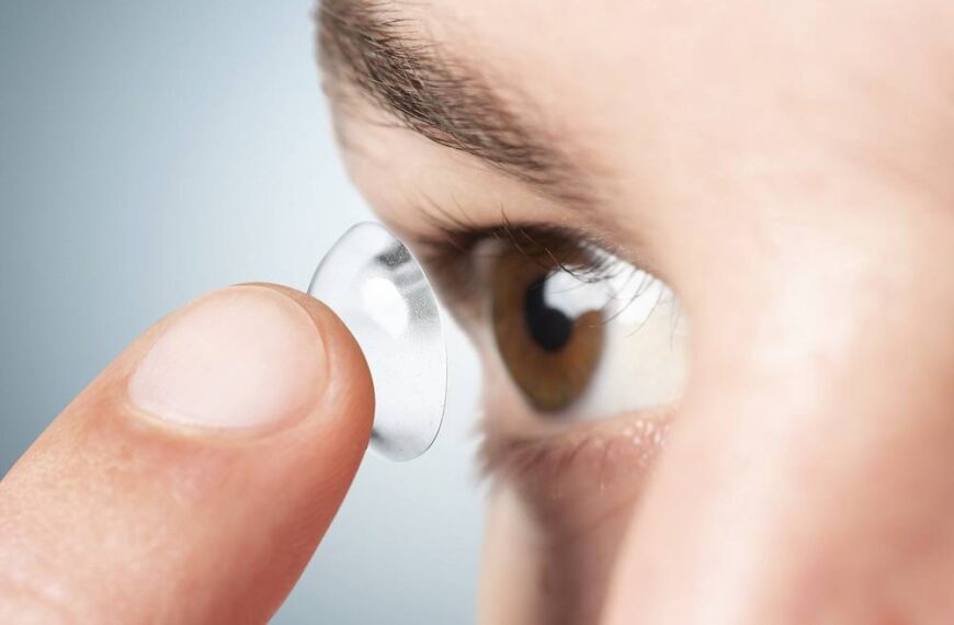 Jak założyc soczewki po raz pierwszy. Kompletna instrukcja zakładania krok po kroku